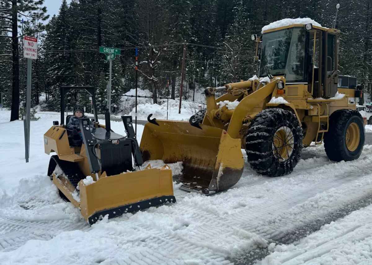 DEVELON's First Wheeled Mini Excavator