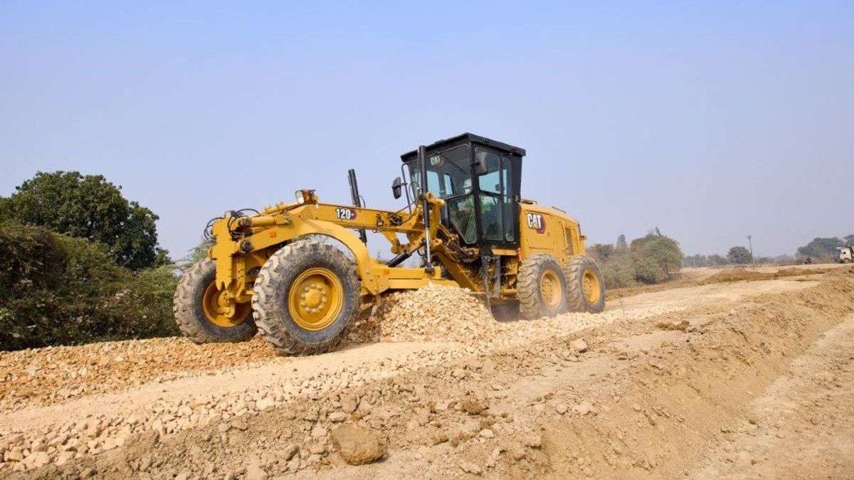 New Cat Motor Grader Combines Enhanced Performance With Low Cost-Per-Hour Operation