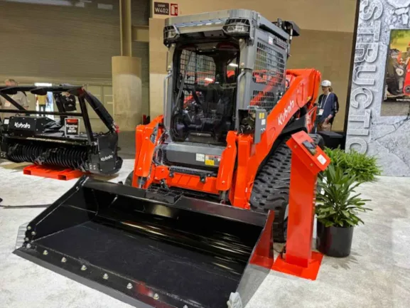 Kubota-Drops-Its-Biggest-Compact-Track-Loader-Yet-The-SVL110-3