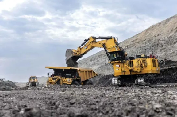 New-Caterpillar-6040-Mining-Shovel-Touts-More-Tech-Less-Fuel-Burn