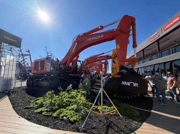 Hitachi-Releases-ZX890LC-7H-Excavator-For-Heavy-Work-Requiring-Fine-Control